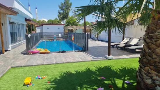 In Didim 1400m2 Grundstück Innerhalb einer freistehenden Villa