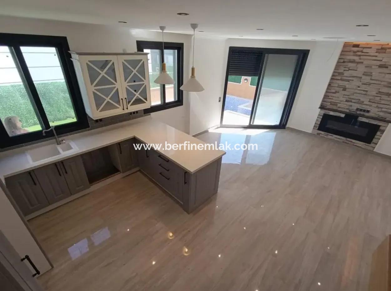 Villen Mit Meerblick In Der Nachbarschaft Von Didim Efeler