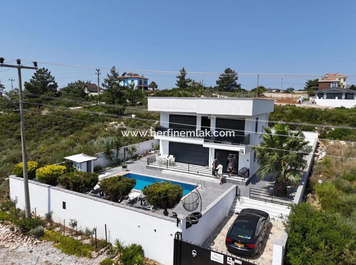 Didim'de Seyrantepede Satılık Havuzlu 4+1 Villa