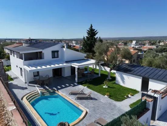 Didim''de Müstakil Havuızlu Bahçeli Villa