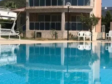 Eine Villa Mit Großem Pool In Didim Yeşiltepe Ist Eine Ferienwohnung In Didim. 3 1 Artikel