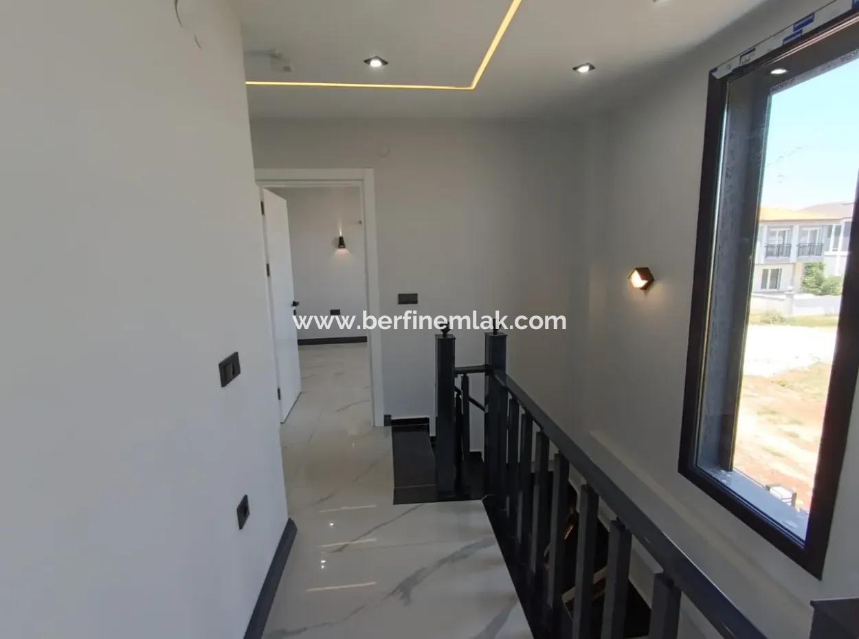 3 1 Villa With Pool In 300M2 Plot In Didim Efeler