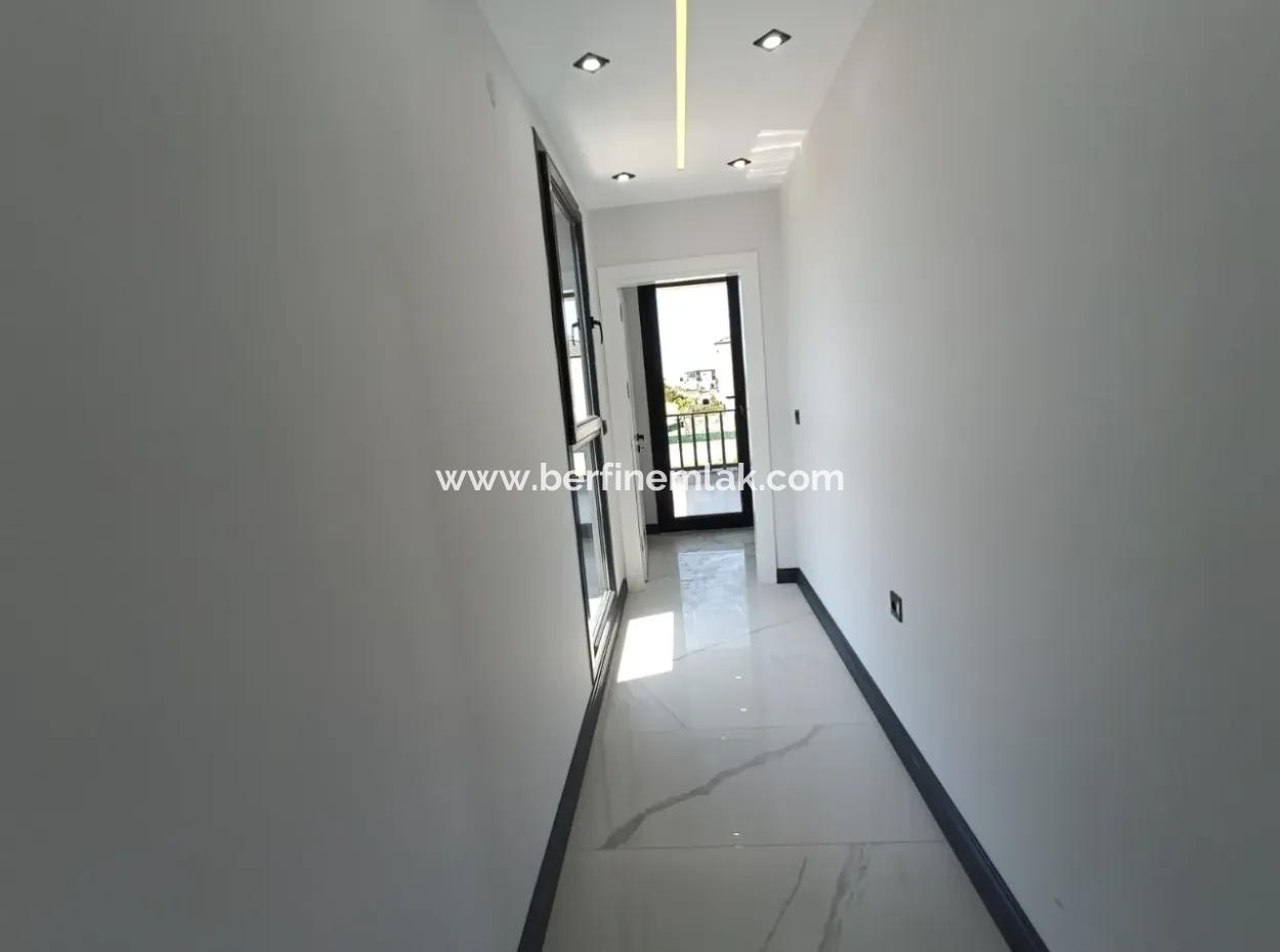 3 1 Villa With Pool In 300M2 Plot In Didim Efeler