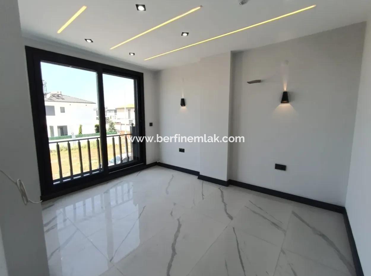 3 1 Villa With Pool In 300M2 Plot In Didim Efeler