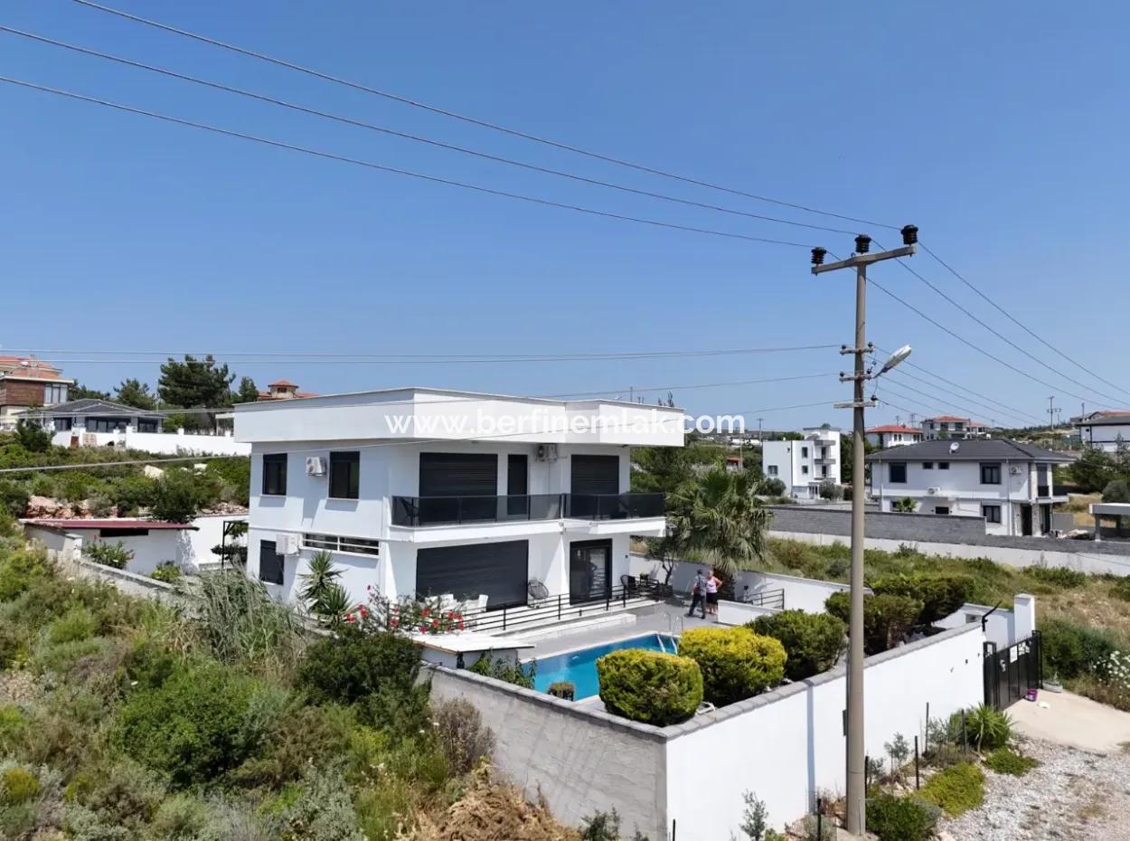 Didim'de Seyrantepede Satılık Havuzlu 4+1 Villa