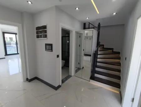 3 1 Villa With Pool In 300M2 Plot In Didim Efeler