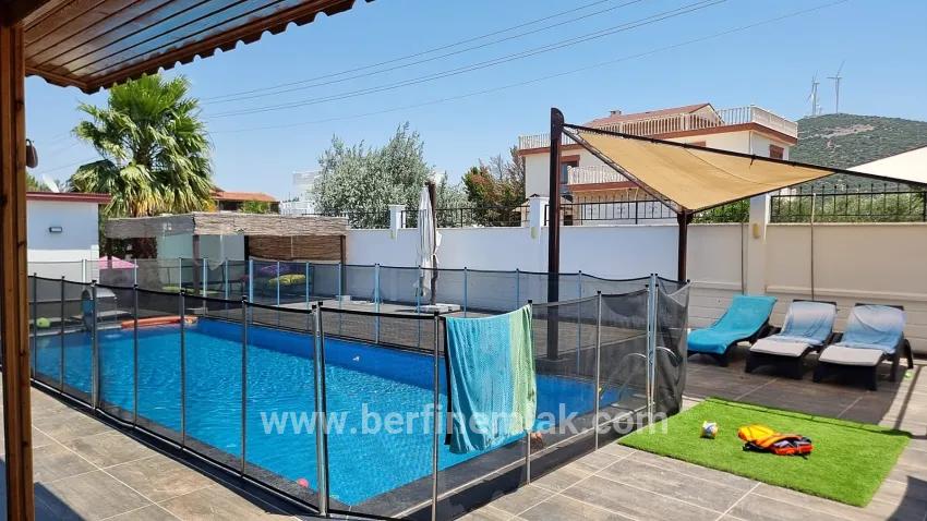 Didim Akyeniköy Ak-yeniköy Mah. Satılık 5+2 Villa - 1.400 m²