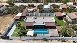 Didim Akyeniköy Ak-yeniköy Mah. Satılık 5+2 Villa - 1.400 m²