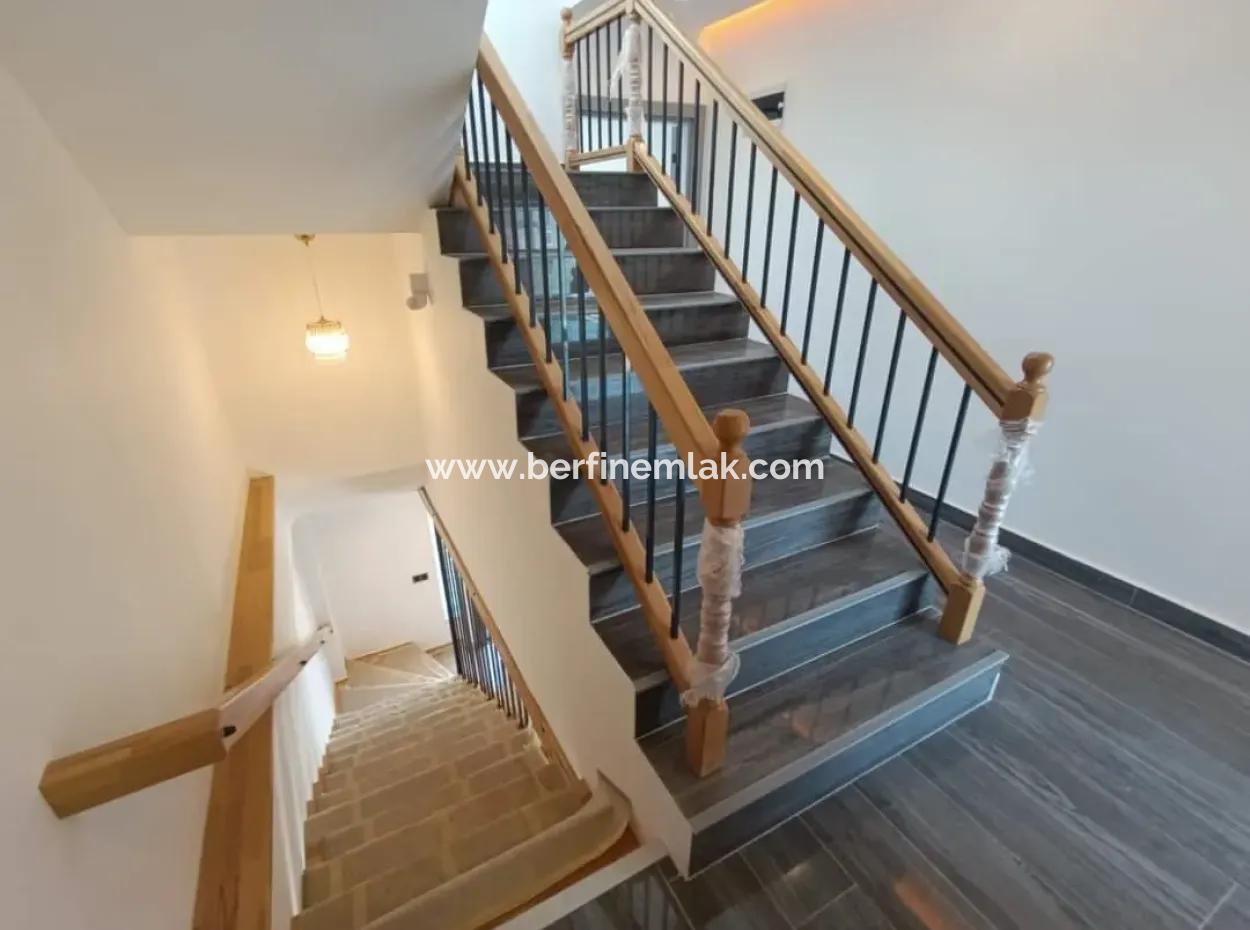 Didim Efeler Mahallesinde Deniz Manzaralı Villalar