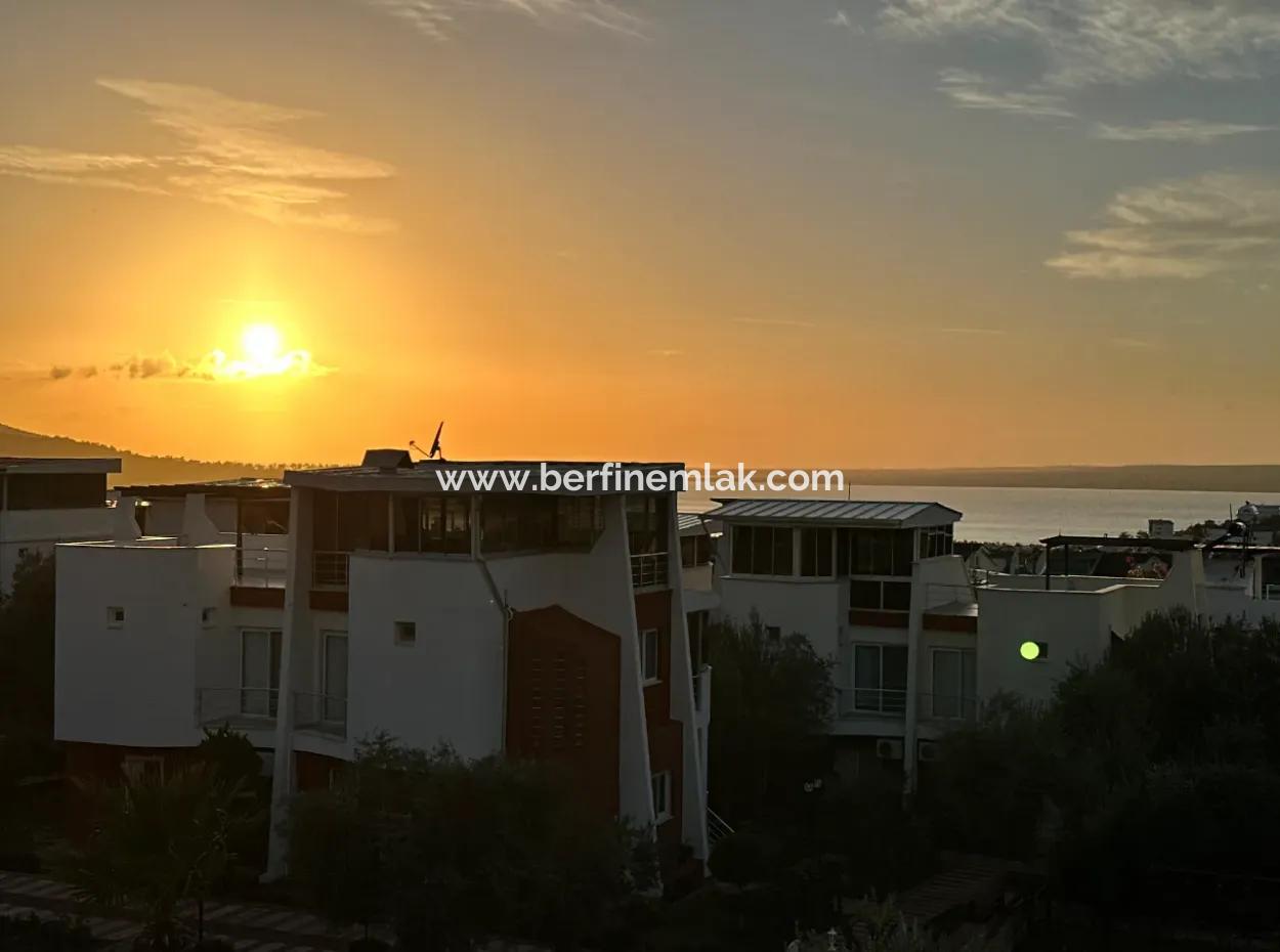 Akbükte Site İçerinde Satılık 2+1 Villa