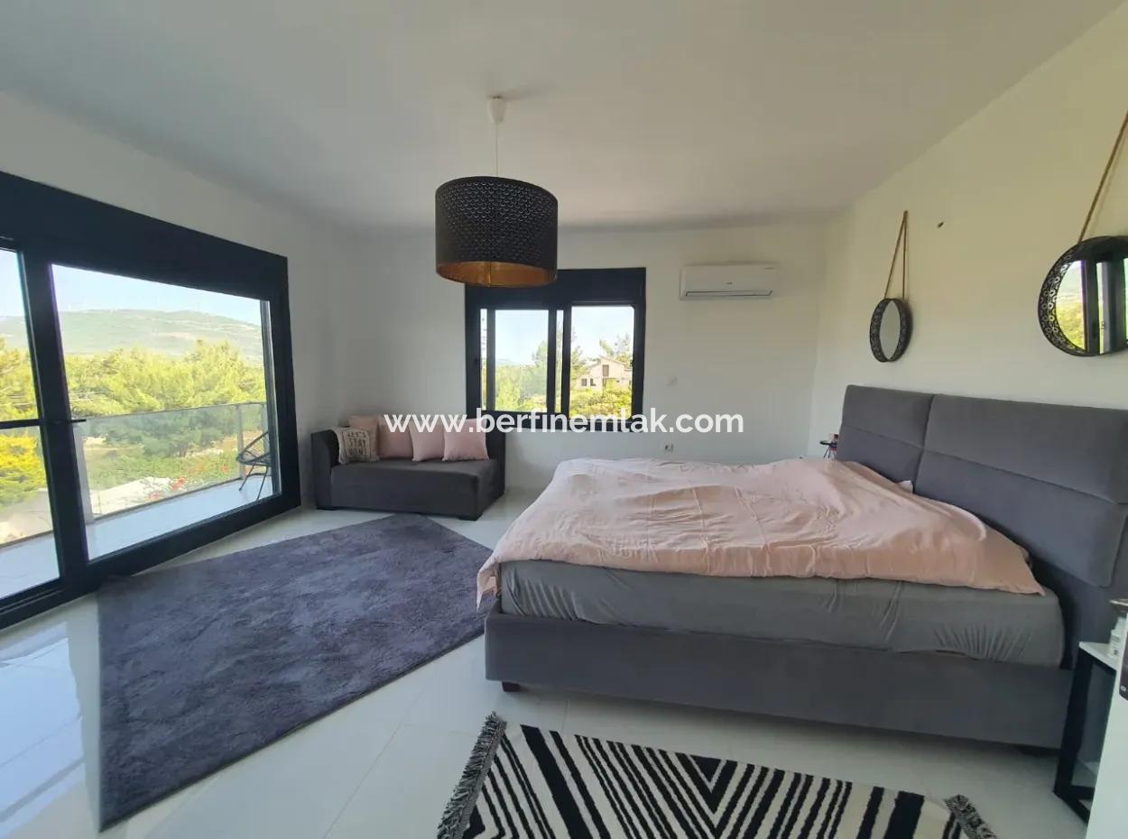 Didim'de Seyrantepede Satılık Havuzlu 4+1 Villa