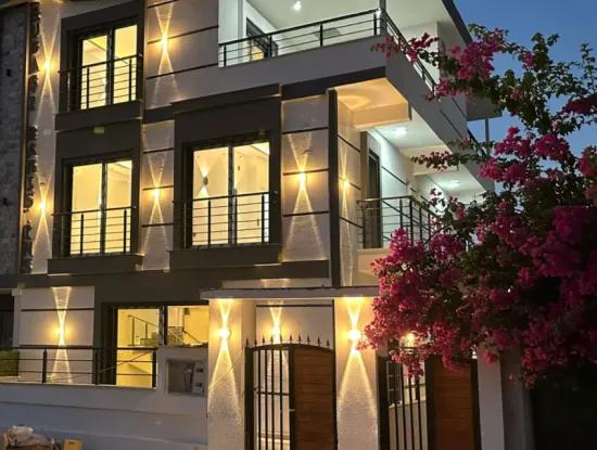 Aydın Didimde Hisar Mahallesinde 3+1 Havuzlu  Ön Cephe Villa