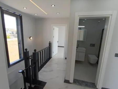 Didim Efelerde 300M2 Arsa İçinde  3+1 Havuzlu Villla