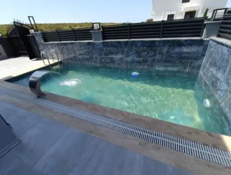 Didim Efelerde 300M2 Arsa İçinde  3+1 Havuzlu Villla