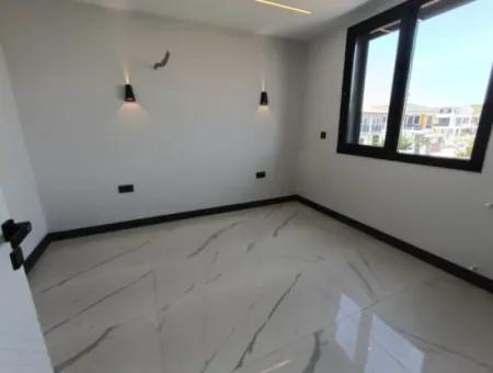 Didim Efelerde 300M2 Arsa İçinde  3+1 Havuzlu Villla
