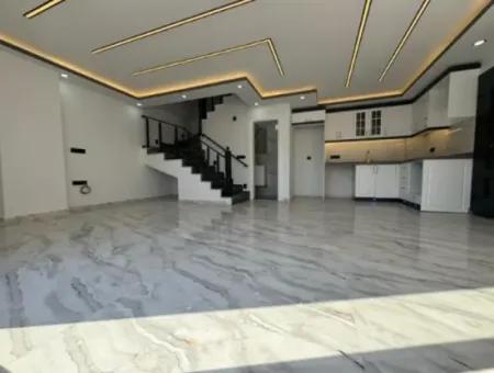 Aydın Didimde Hisar Mahallesinde 3+1 Havuzlu  Ön Cephe Villa
