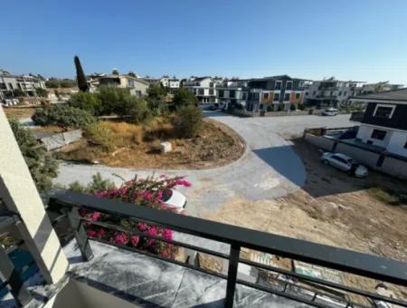 Aydın Didimde Hisar Mahallesinde 3+1 Havuzlu  Ön Cephe Villa